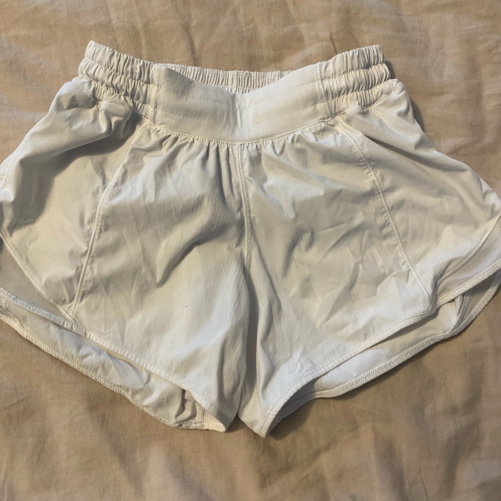 Lululemon hotty hot shorts white